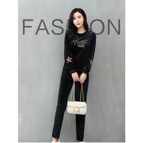 高档时装女套装 df4cc2957958baa7499d676c825f4f98.jpg