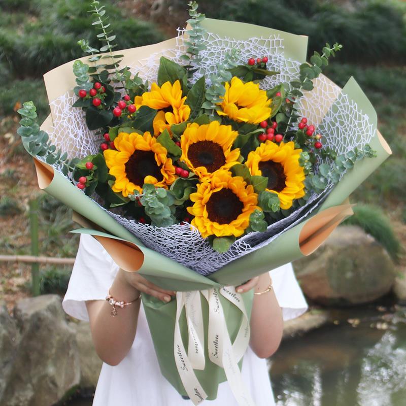 向日葵花束禮盒呼和浩特鮮花速遞同城包頭赤峰西寧生日畢業送花店