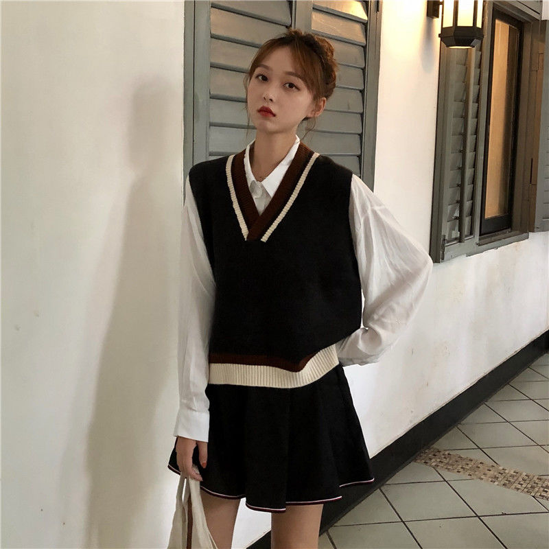 Knitwear vest women's autumn and winter new college style V-neck Korean loose student versatile sweater top vest