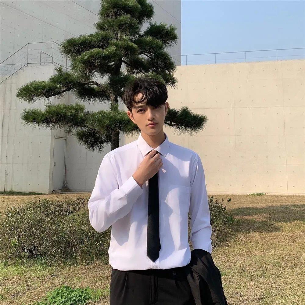衬衫男长袖加绒加厚保暖韩版宽松学生青少年学院风黑衬衣潮送领带