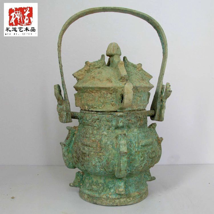 新款海侯墓出土西周青铜器古董 红斑绿绣装饰品展品凤鸟提梁卣