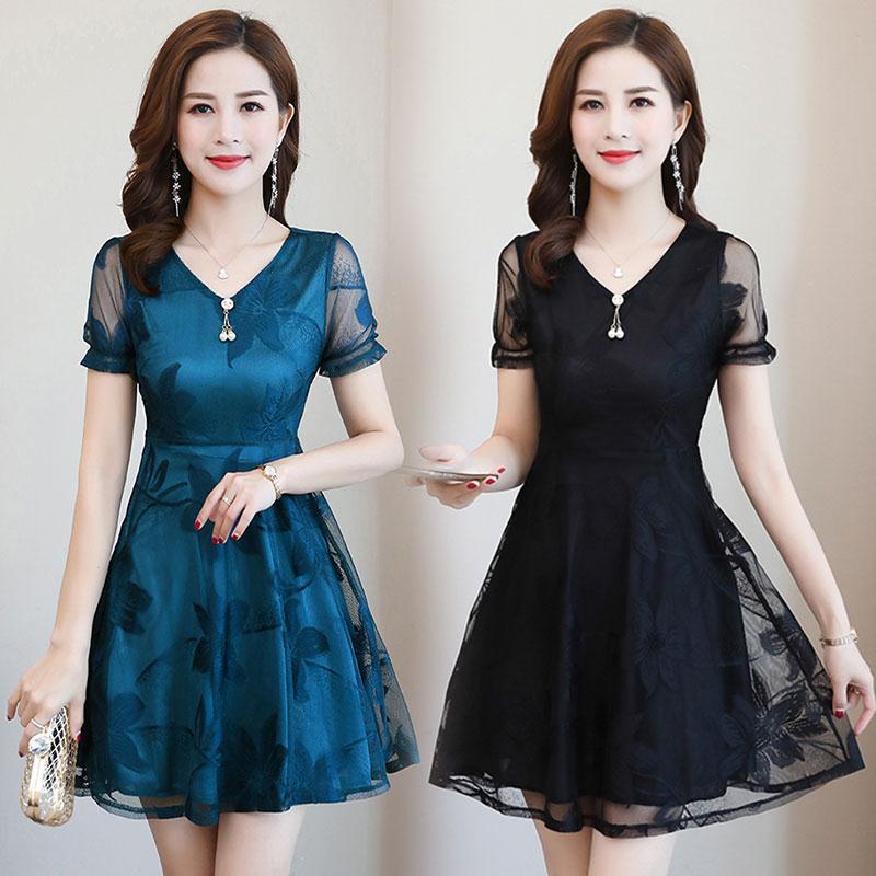 Large dress women's summer new temperament mother's hollow mesh lace short skirt middle aged and old women's dress