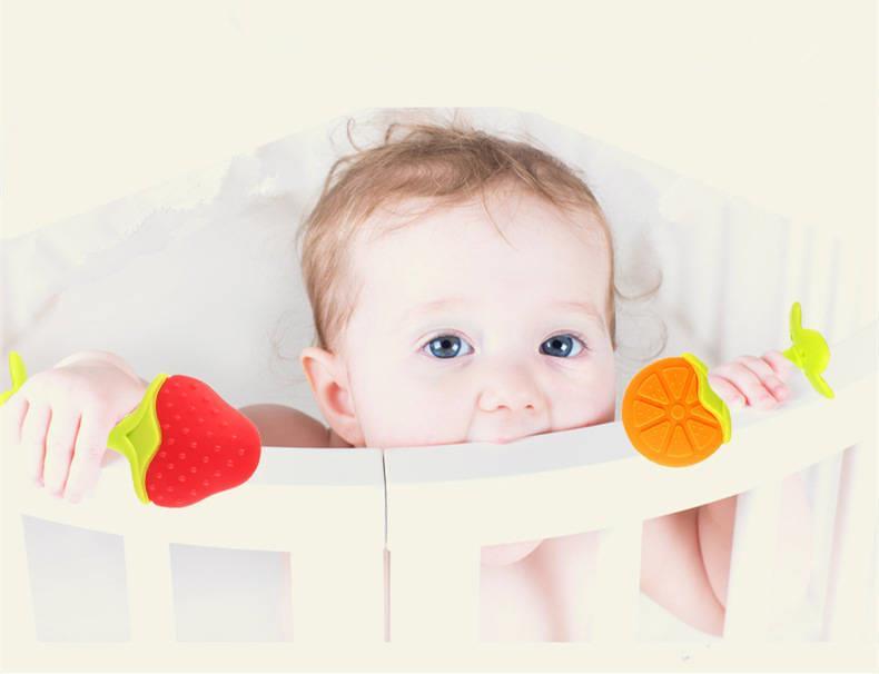 婴儿安抚牙胶磨牙棒宝宝草莓可水煮玩具0-6-12个月硅胶牙咬胶无毒