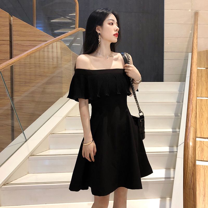 胖mm一字肩連衣裙女夏裝黑色大碼女裝露肩性感心機顯瘦遮肚仙女裙
