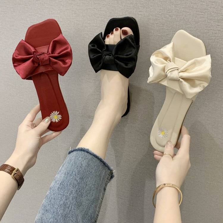 Daisy slippers for women's wear new butterfly net red sandals for women in summer 2020