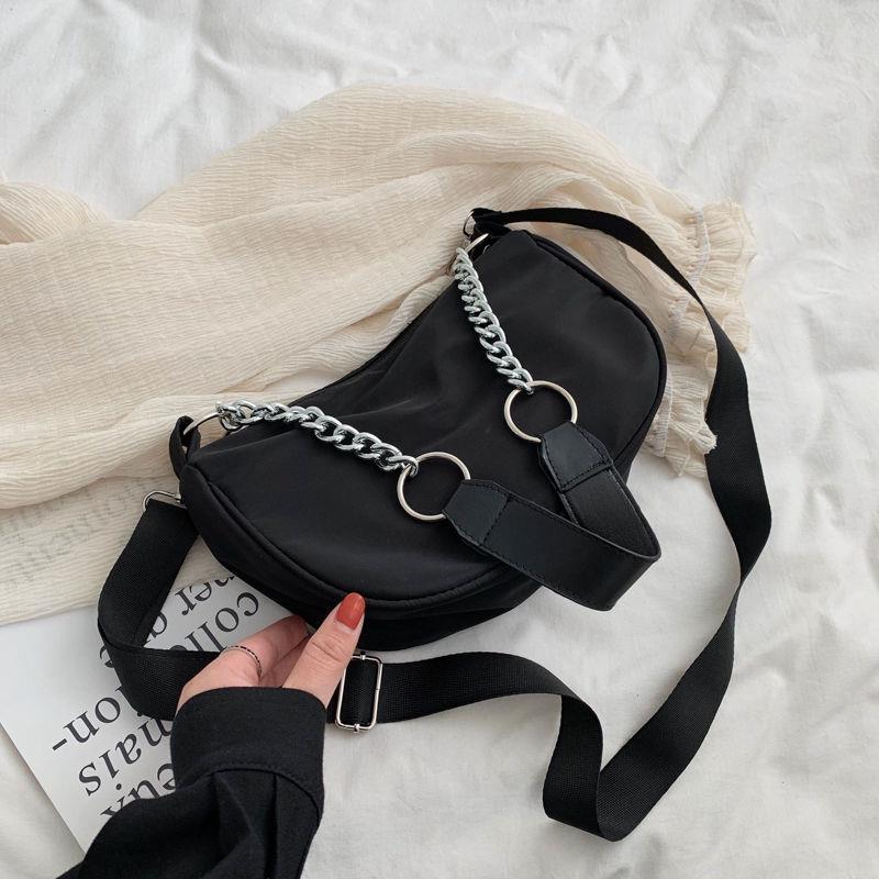 Minimalist cool retro style early spring 2020 new moon versatile black chain armpit Dharma stick one shoulder bag
