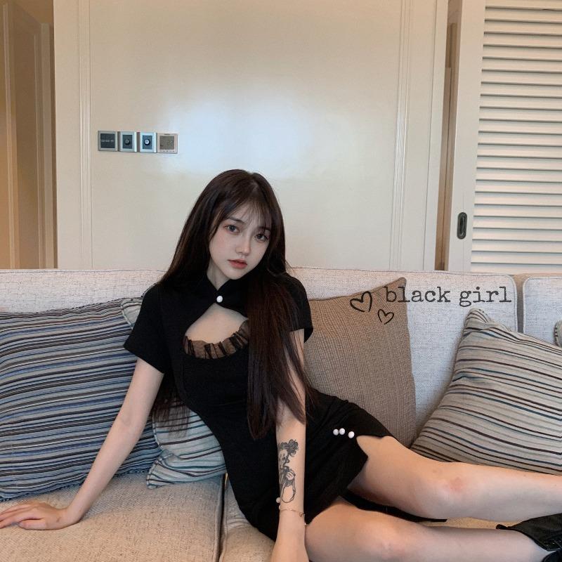 French Hepburn style black skirt 2023 new hollow hip-covering short skirt summer temperament goddess style dress