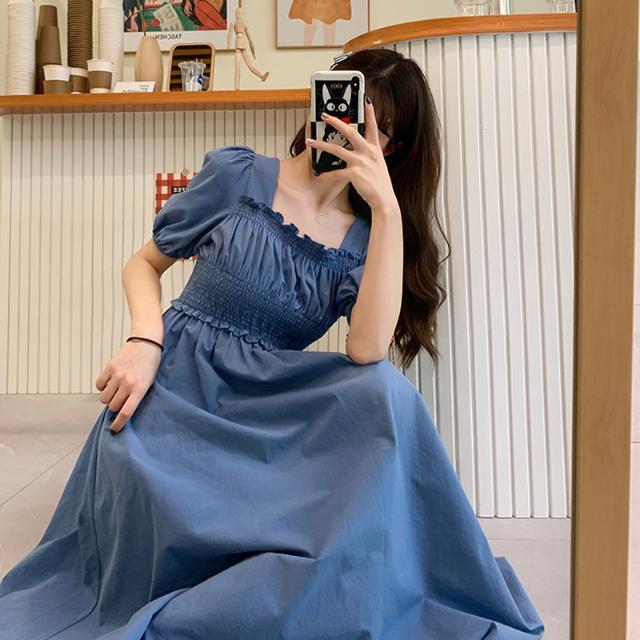 Summer 2020 New Retro French style knee length dress with slim waist and bubble square neck short sleeve dress for women