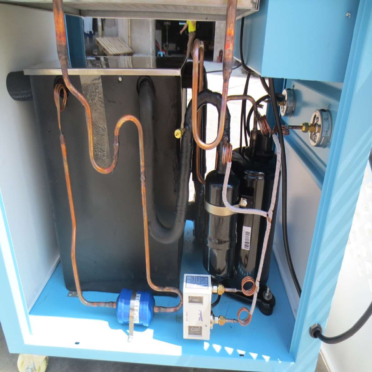 新品风冷式工业冷水机5p匹水冷式注塑模具冷却循环水制冷机组