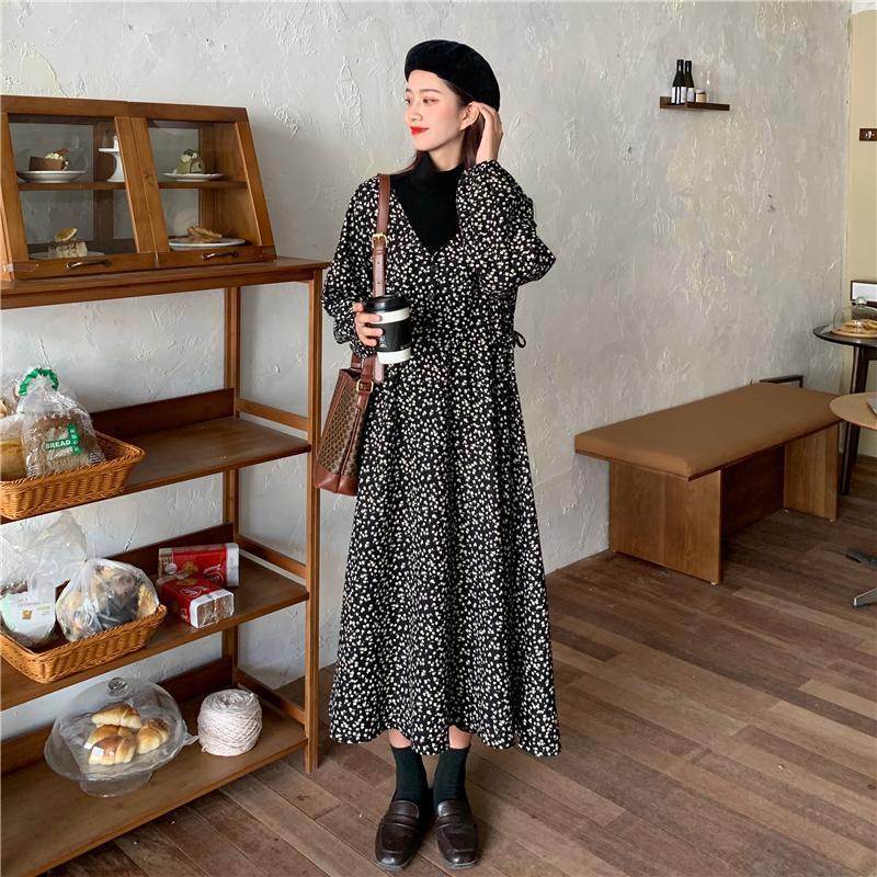 Large size women's new Korean version waist stitching fake two piece half high neck floral medium length long sleeve dress for women