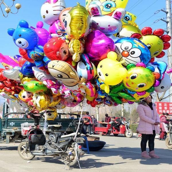 2019新款卡通儿童飞天气球飘空氢气太空球氦气球批发厂家地摊
