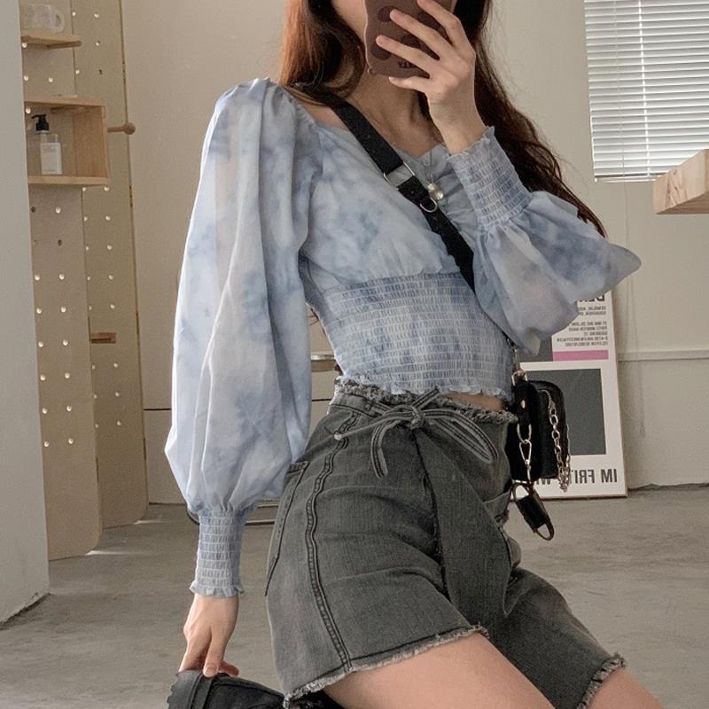Spring and summer 2021 New Retro French design with thin waist and V-neck tie dyed lantern Long Sleeve Shirt Top