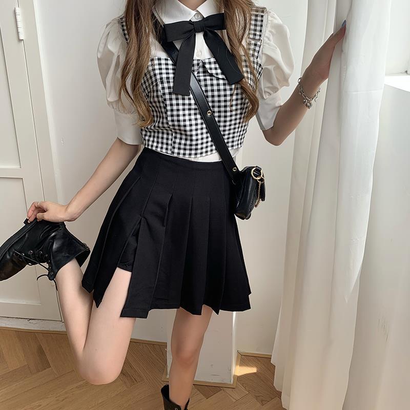 Three-piece suit/one-piece cute and sweet polo bow tie short-sleeved shirt layered with a small vest pleated skirt pants tide