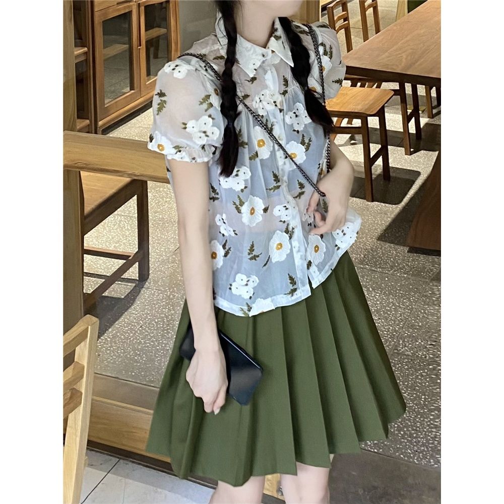 [Three-piece Suit] Summer Embroidery Printing Short-sleeved Sunscreen Shirt Women's Camisole High Waist Brown Green Pleated Skirt